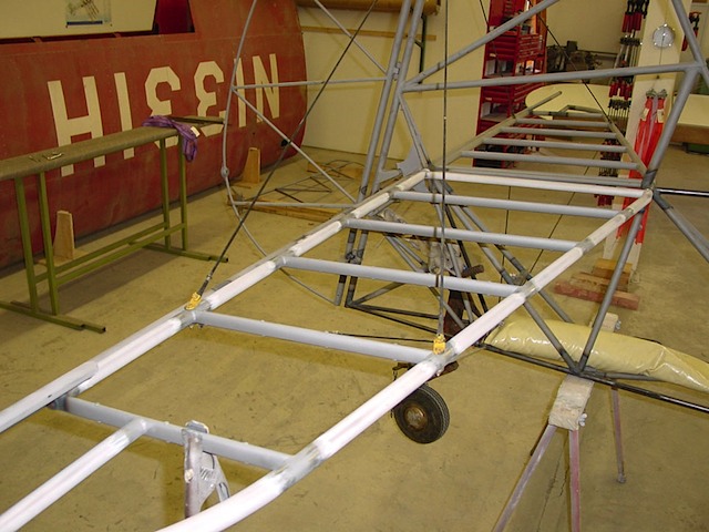 The old, oval ribs in the new stabilizer frame