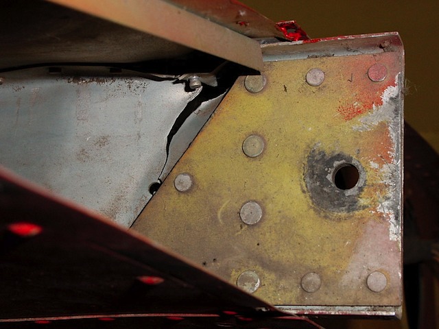 wing beam crack